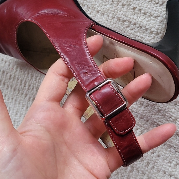 Burgundy pointy toe heals - Picture 4 of 6